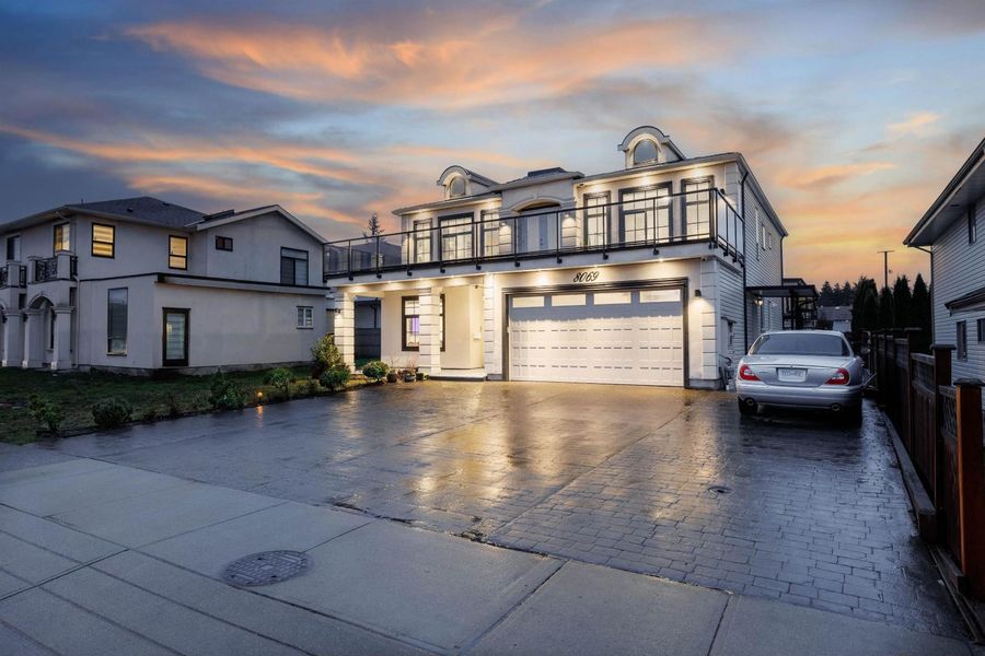 8069 124 STREET, Surrey