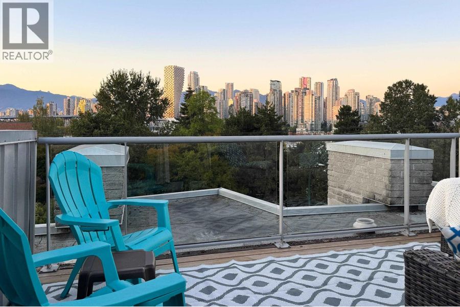 9 1250 W 6TH AVENUE, Vancouver