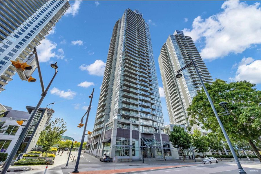 807 9981 WHALLEY BOULEVARD, Surrey
